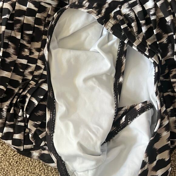 Calvin Klein Women’s Leopard Print Halter One Piece Swimsuit Size 14 Slimming - Picture 5 of 7